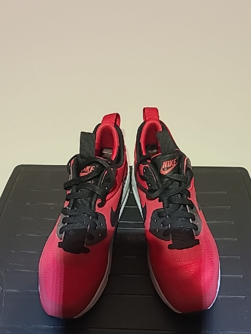 Nike Air Max Red and Black Mens Training Sneakers